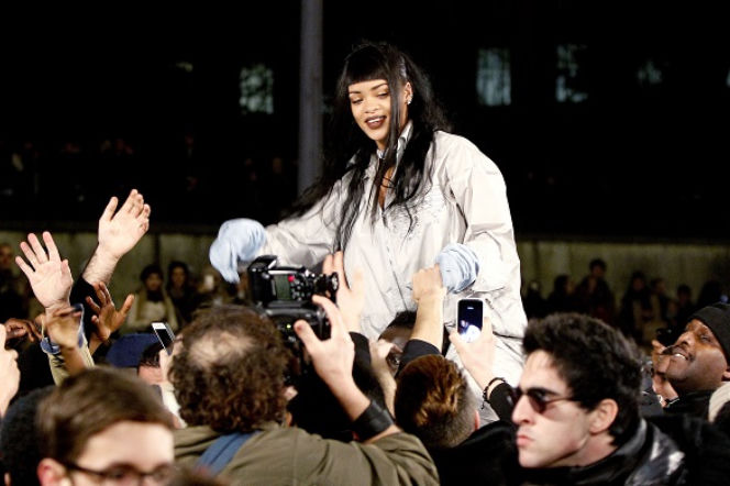 Rihanna - TOP 8 momentów kariery RiRi uchwyconych na VIDEO