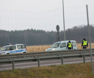 Policja sprawdza pojazdy na S8
