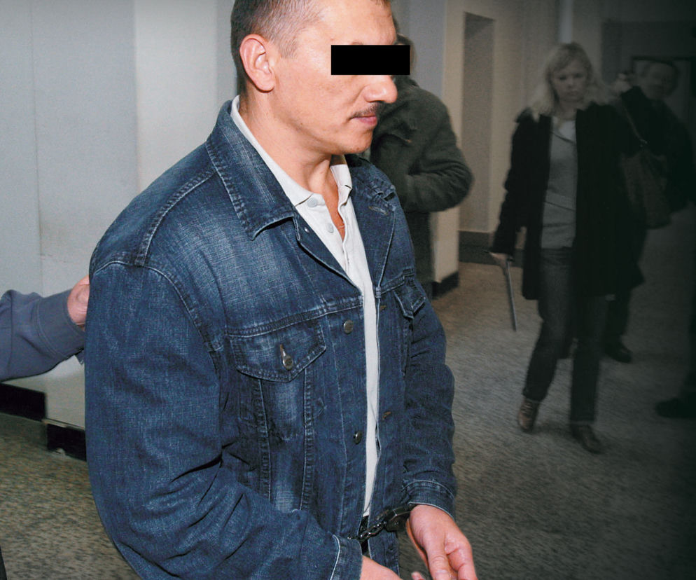 Ten potwór odrąbał mojemu synkowi głowę