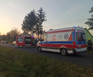 WIRY: 26-latek DACHOWAŁ chevroletem w rowie. Auto SKASOWANE