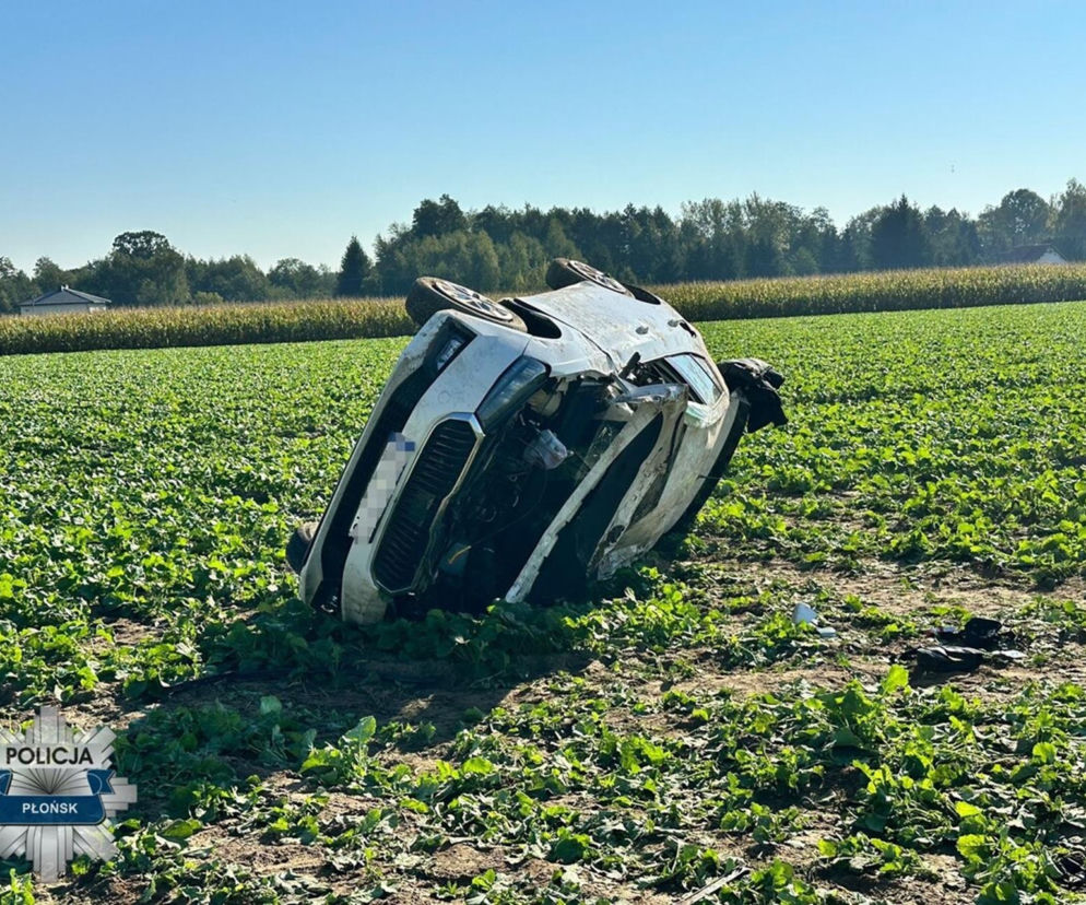 Miał cztery zakazy i pędził 178 km/h. Szaleńcza ucieczka 26-latka zakończyła się na dachu