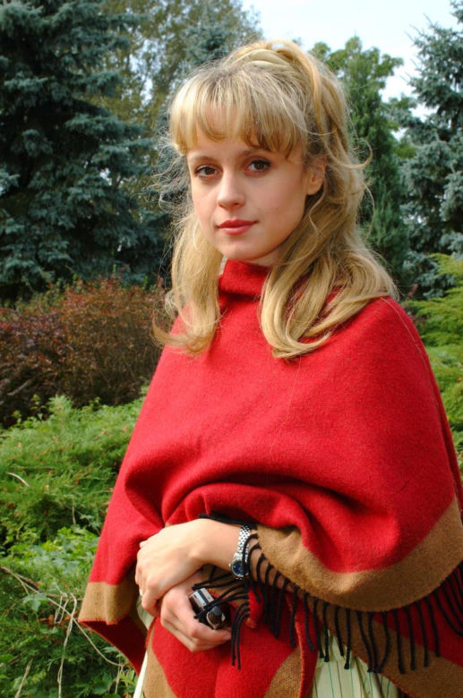 Tak zmieniała się Aleksandra Woźniak. Kasia z "13 posterunku" jest dziś psychologiem!
