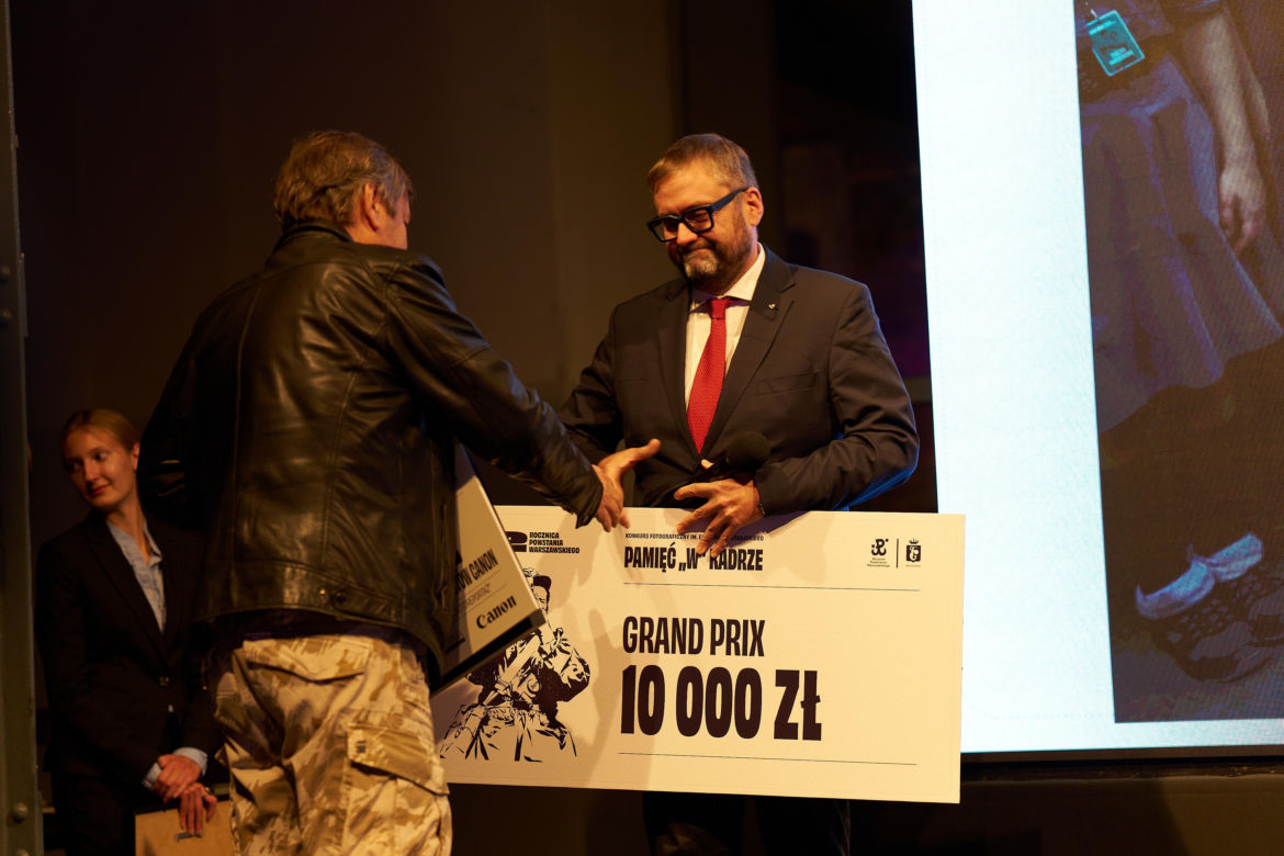 Chwalimyy się! Fotoreporter Super Expressu nagrodzony. Piotr Grzybowski z Grand Prix konkursu "Pamięć W Kadrze"