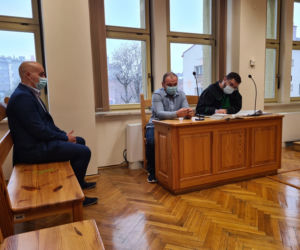 Zwolnieni ratownicy medyczni z Przemyśla przed sądem walczą o przywrócenie do pracy [ZDJĘCIA]
