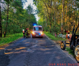  W środku lasu spłonął traktor z transportem siana