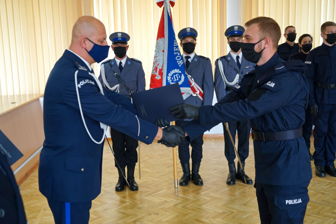 W województwie kujawsko-pomorskim ślubowanie złożyło 33 nowych policjantów