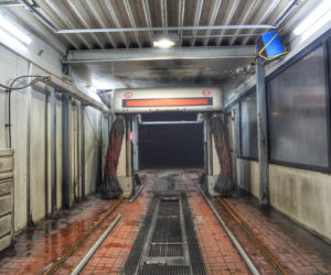 Wpadł do kanału technicznego myjni samochodowej! Śmiertelny wypadek w Tychach