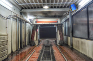 Wpadł do kanału technicznego myjni samochodowej! Śmiertelny wypadek w Tychach