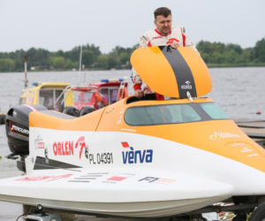 Bartłomiej Marszałek modli się o zdrowie córki Malwinki