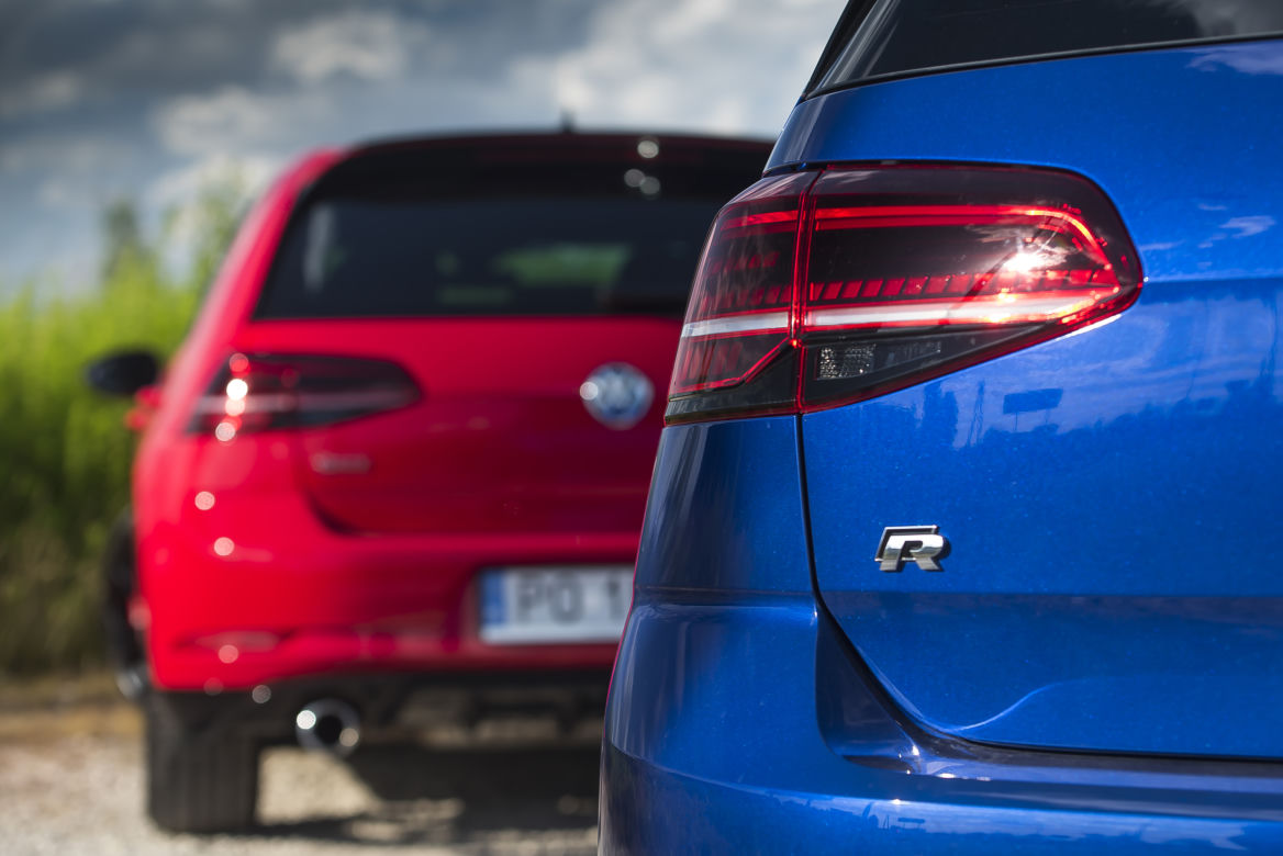 Volkswagen Golf GTI TCR 5D 2.0 TSI 290 KM DSG7 vs. Volkswagen Golf R 5D 2.0 TSI 300 KM DSG7 4Motion