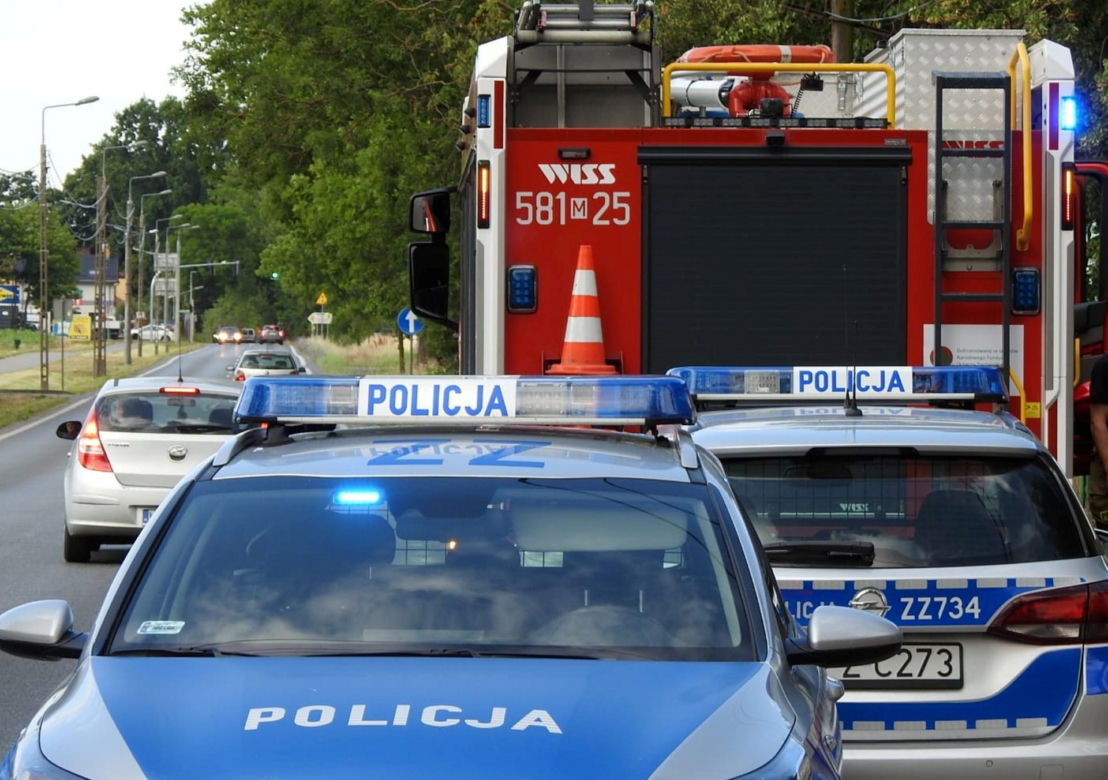 Koszmarny wypadek w Regułach. Mężczyzna spadł z peronu wprost pod nadjeżdżający pociąg.