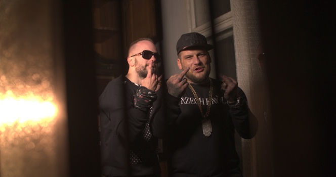 Popek x Sobota x Matheo: pieniądze i piękne kobiety w teledysku Nie zmienię się. ZDJĘCIA