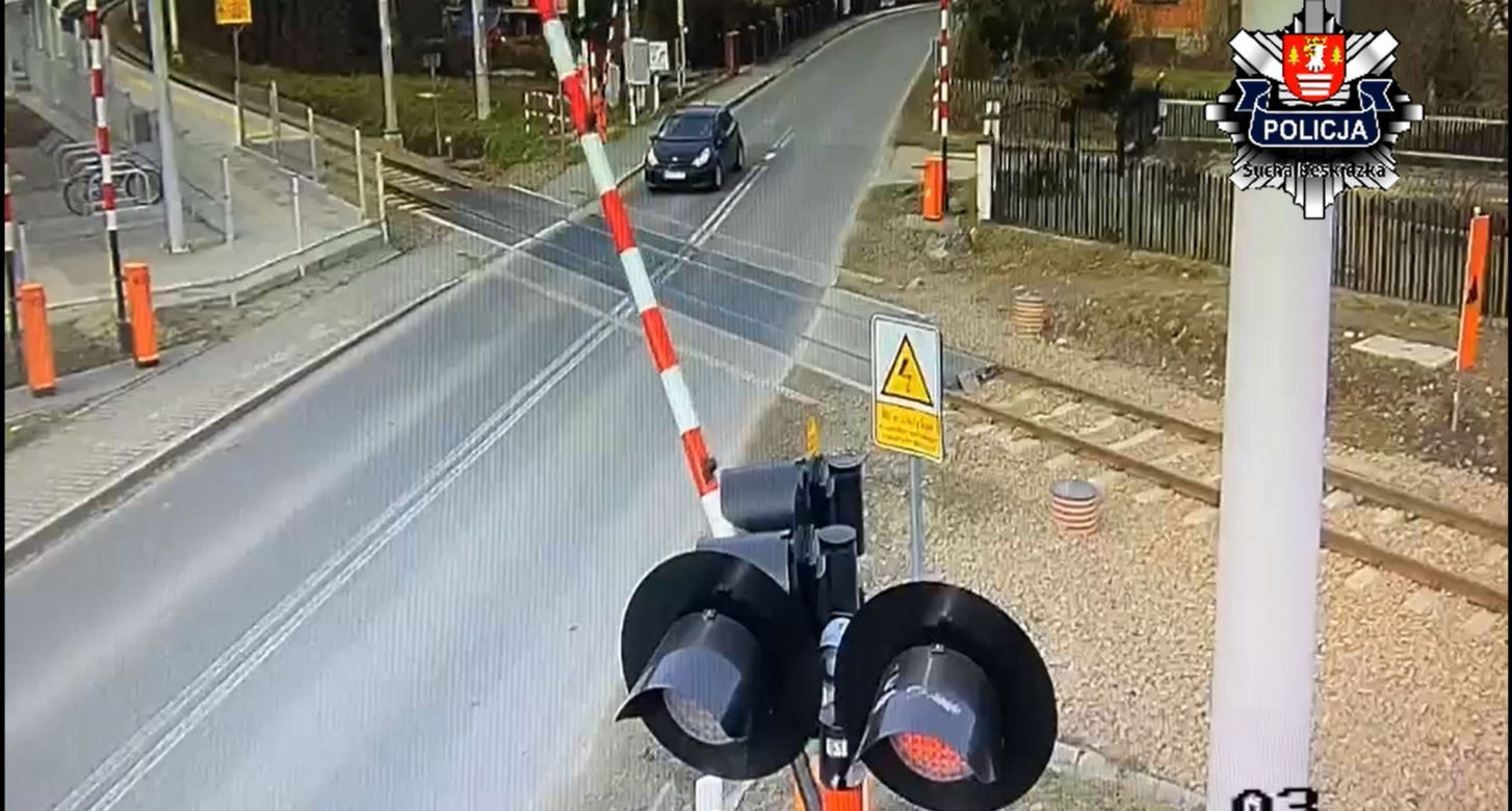 Niebezpieczna sytuacja na przejezdzie