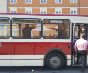 Zabytkowe autobusy ruszają na wakacyjną linię 100