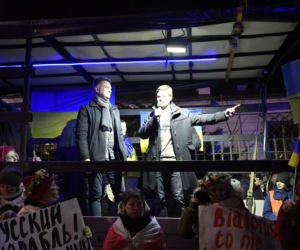 Warszawiacy murem za Ukrainą. Codziennie na protestach dziesiątki tysięcy ludzi