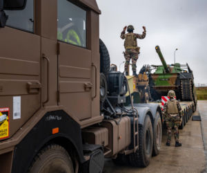 „Duch dyscypliny” i 800 euro. Nowy program Macrona ma wzmocnić armię