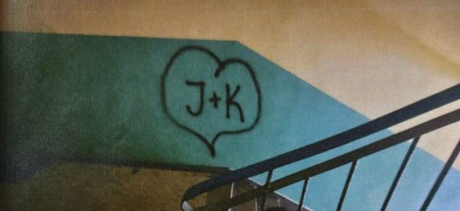 Chciał być romantyczny, skończył w kajdankach. 23-latek z zarzutami