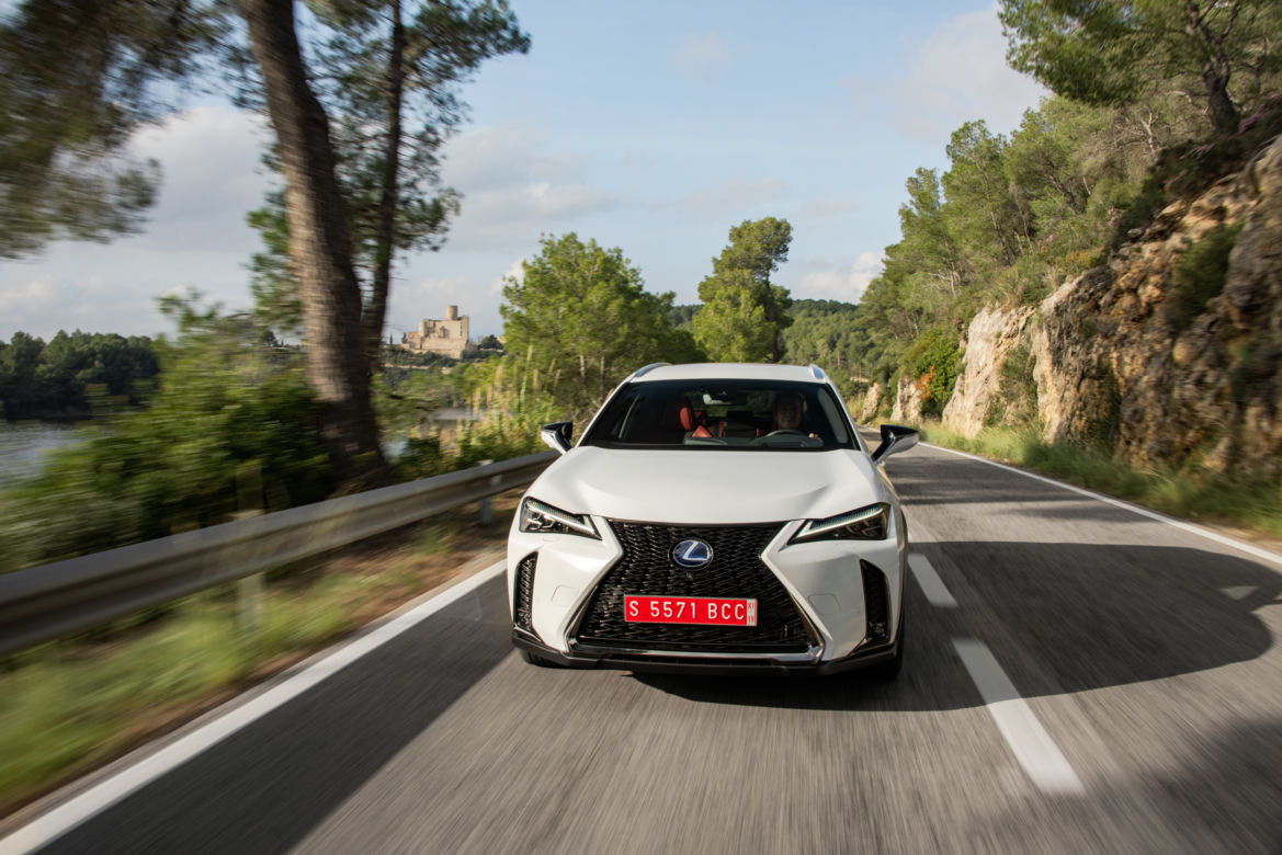 Lexus UX 250h E-Four F Sport