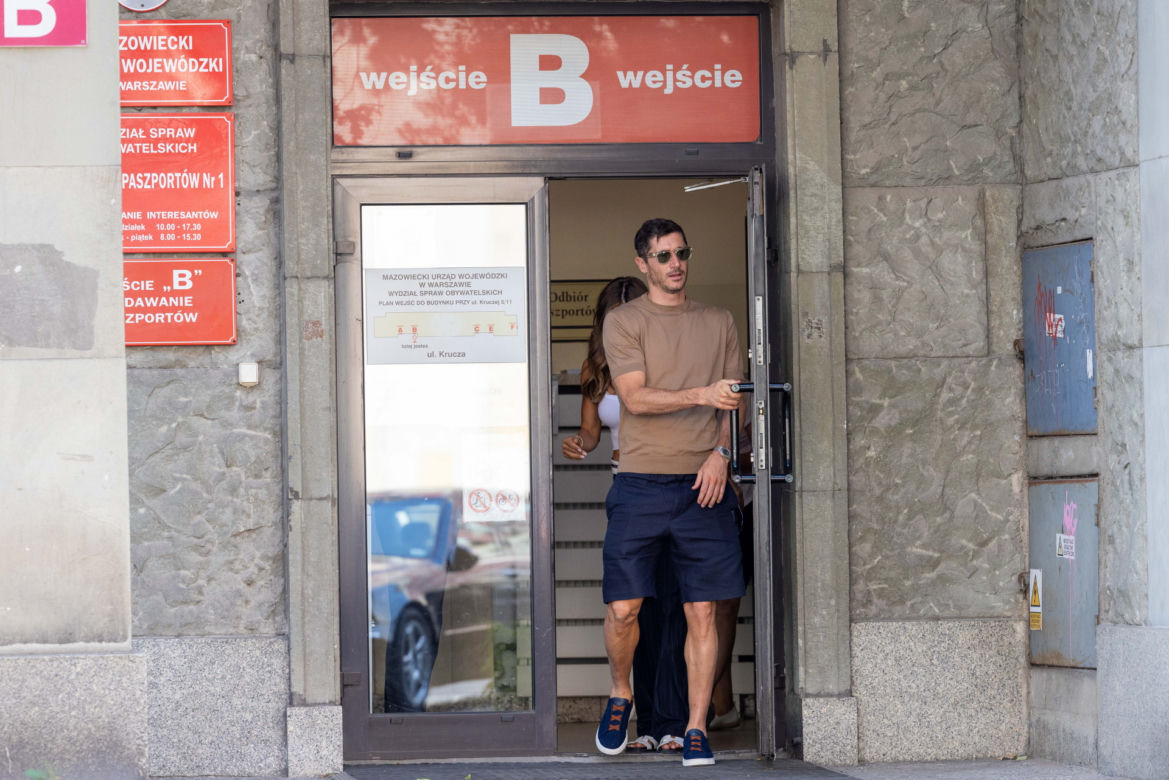 Zarośnięty Lewandowski w Warszawie