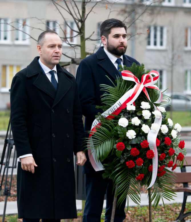 Styl Rafała Trzaskowskiego i Karola Nawrockiego
