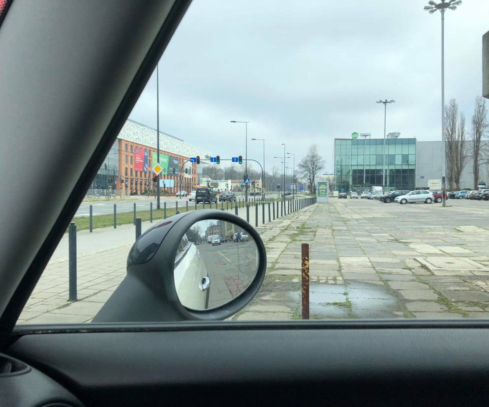 Punkty szczepień drive-thru 