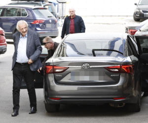 Kaczyński prosi o pieniądze