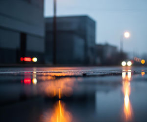 Śmiertelny wypadek w Warszawie. Nocna przejażdżka zakończona tragicznie, ale co było przyczyną?