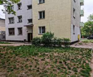 Dziewczynka wypadła z balkonu we Włocławku. Ojciec miał 1,7 promila