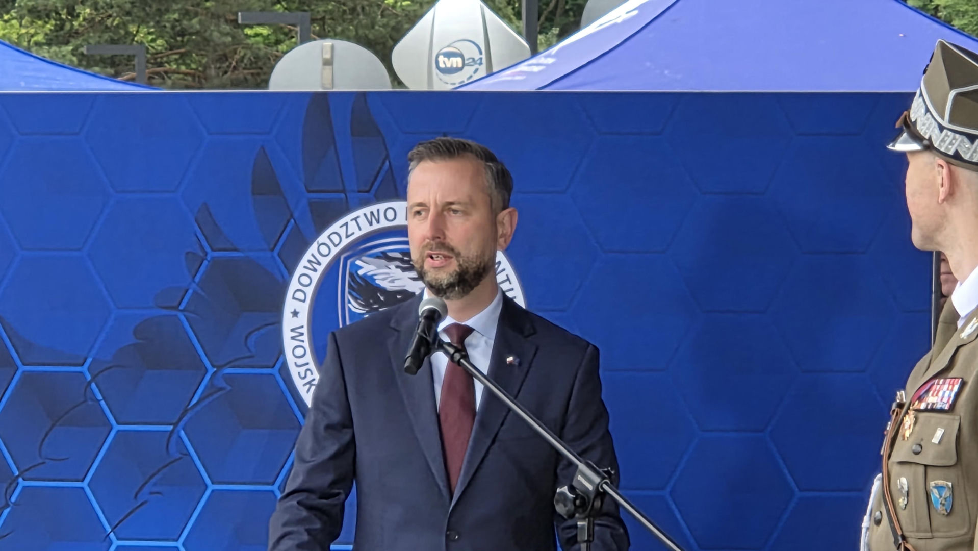 „Budowaliśmy samolot w trakcie lotu z pożarem”. Generał Molenda przechodzi do NATO