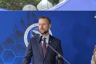 „Budowaliśmy samolot w trakcie lotu z pożarem”. Generał Molenda przechodzi do NATO