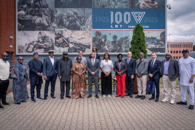 Wizyta delegacji z Nigerii w Fabryce Broni "Łucznik". Po Berylach czas na karabinki GROT?