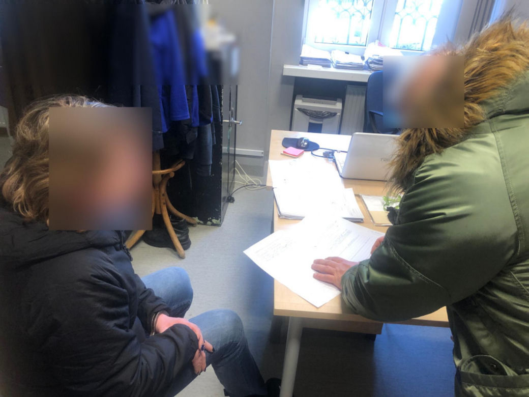 Kwiaciarka z Mokotowa handlowała narkotykami! Trzymała je pomiędzy kwiatami
