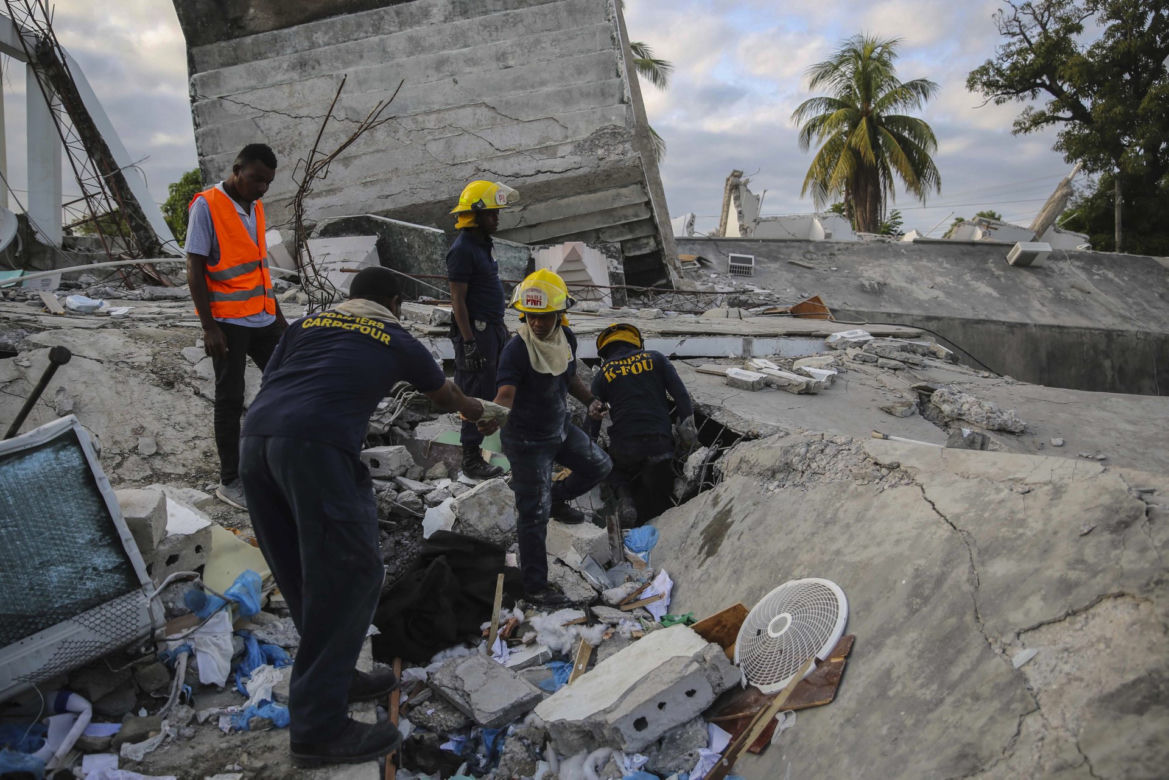 Trzęsienie ziemi na Haiti. Ponad tysiąc ofiar trzęsienia ziemi! Drugie tyle zaginionych