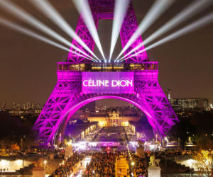 Wieża Eiffla rozbłysła na powrót Celine Dion