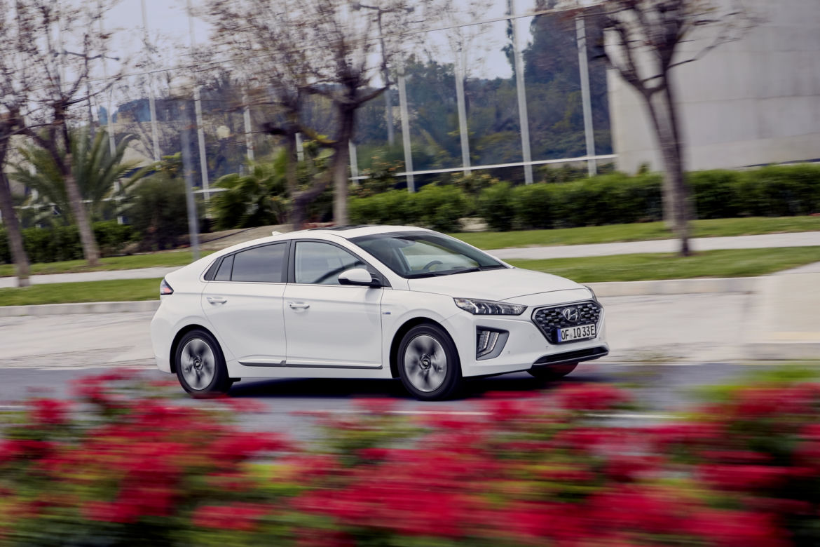 Hyundai IONIQ Plug-in lifting 2019