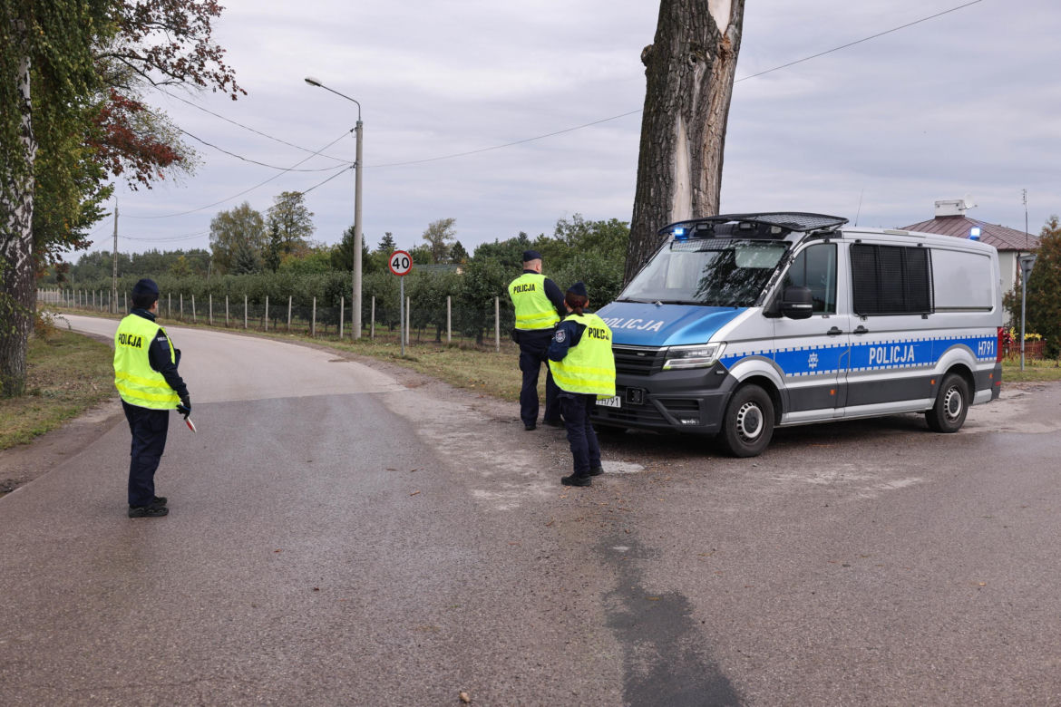 Pożar w bazie Starlink na Mazowszu. Minister mówi wprost o możliwym sabotażu, służby w akcji