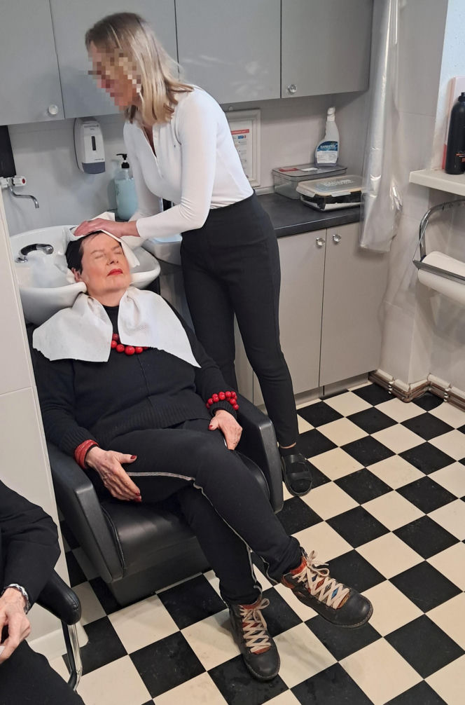 Joanna Senyszyn u fryzjera