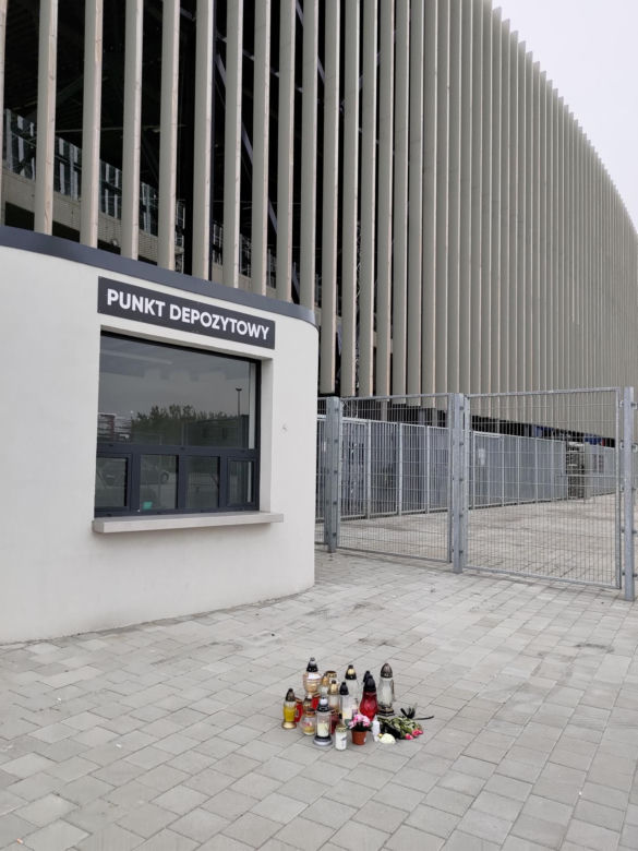Nastolatkowie skatowali Marcina na Dniach Sosnowcach. W miejscu tragedii pojawiły się znicze  Sosnowca*