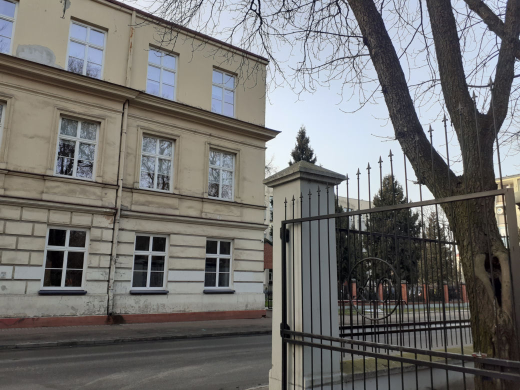 Siedleckie szkoły przy ul. Konarskiego i Prusa i ich okolica w lutym 2021 roku