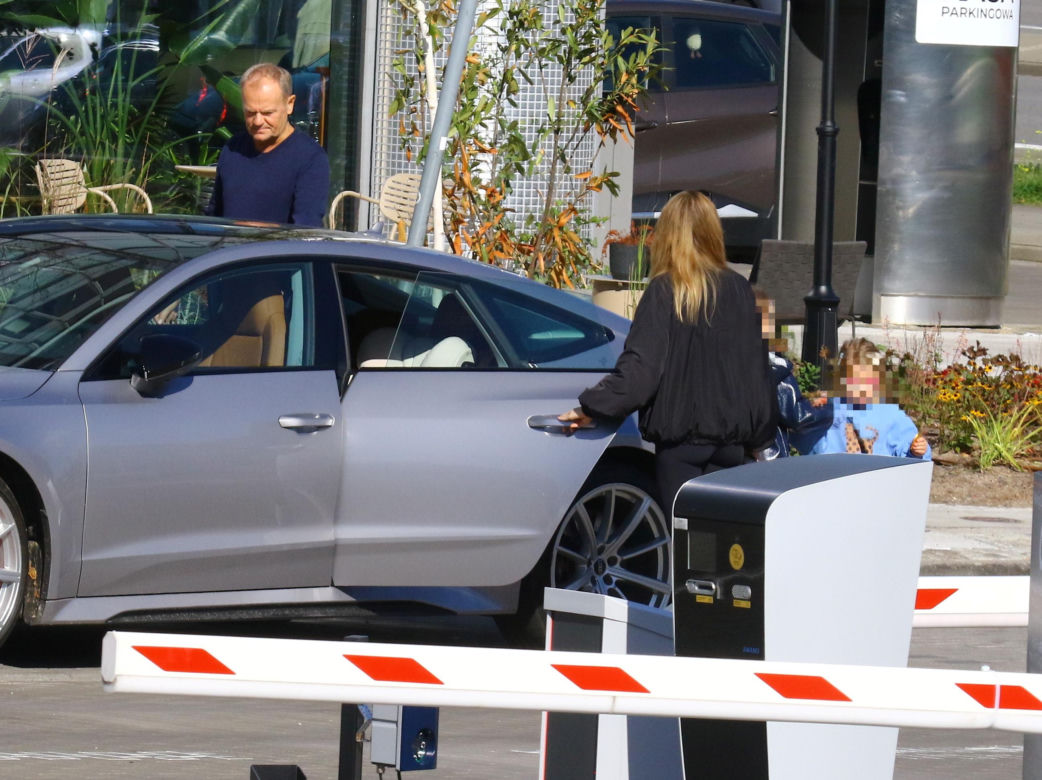 Słoneczny weekend Donalda Tuska z córką i wnuczkami