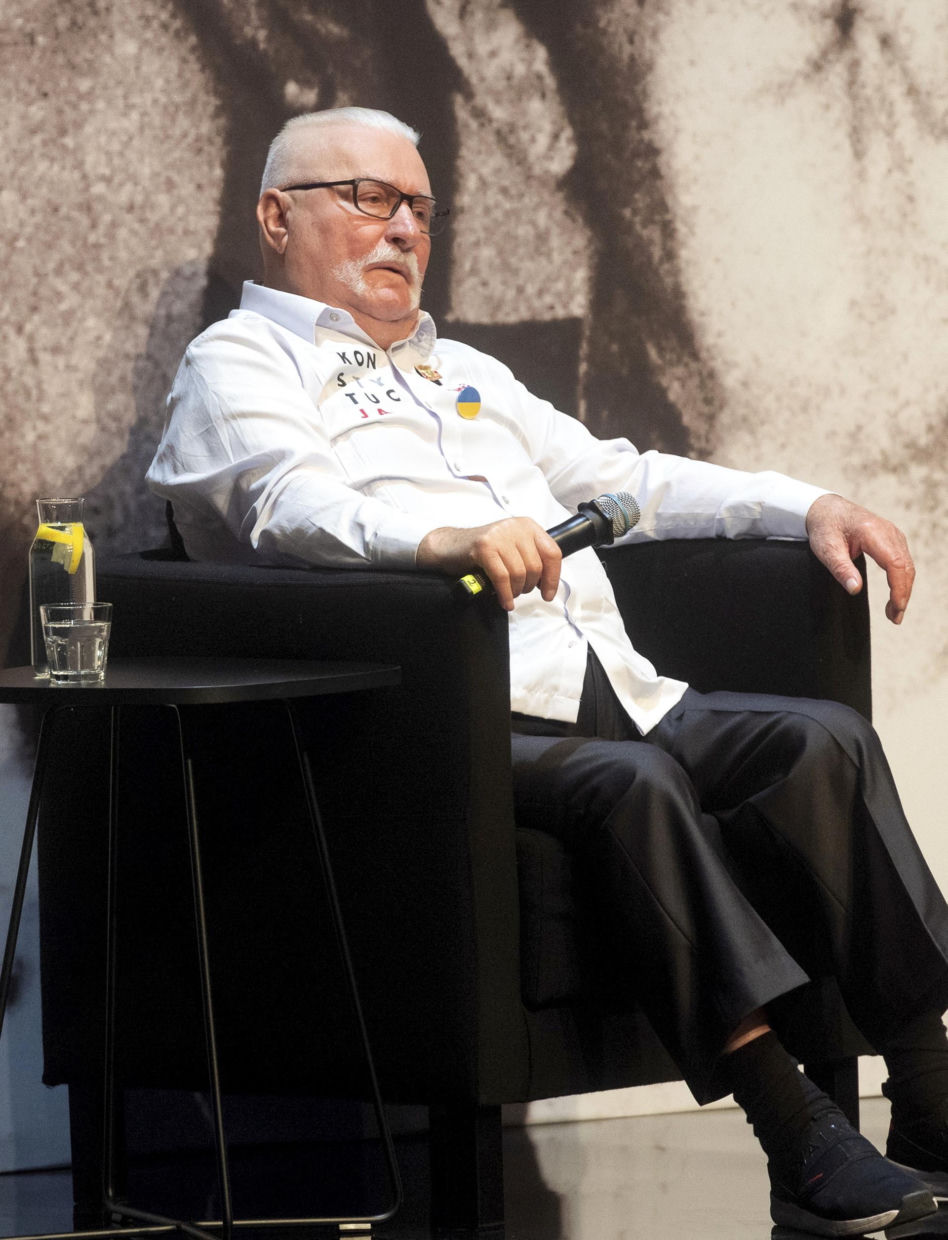 80. Urodziny Wałęsy. Występ Szroeder