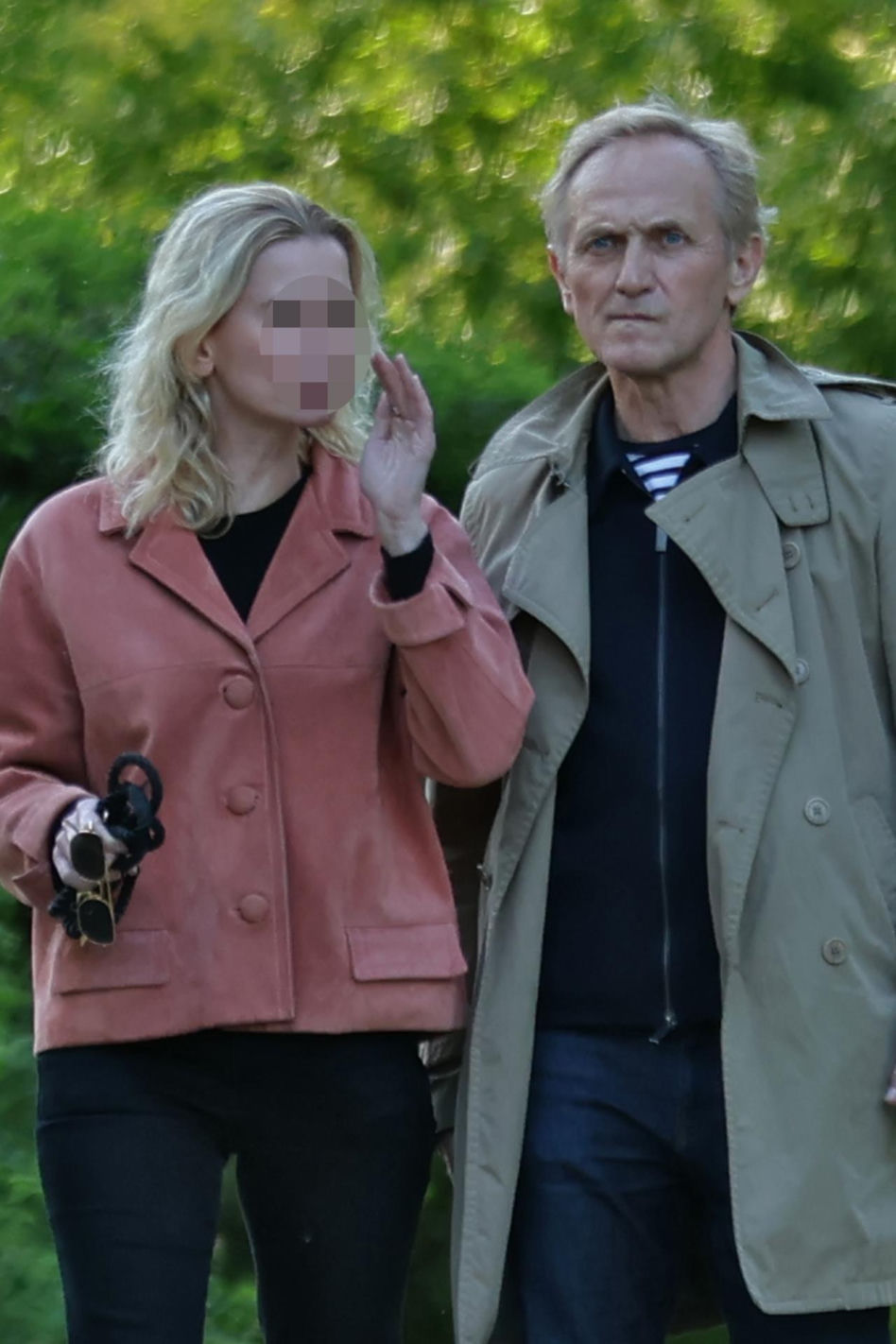 Andrzej Chyra smyra i całuje