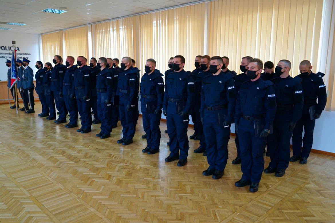 W województwie kujawsko-pomorskim ślubowanie złożyło 33 nowych policjantów