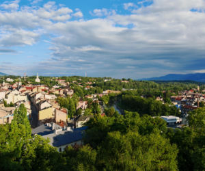 To jedno z najstarszych miast na Śląsku. Jest stolicą historycznej krainy