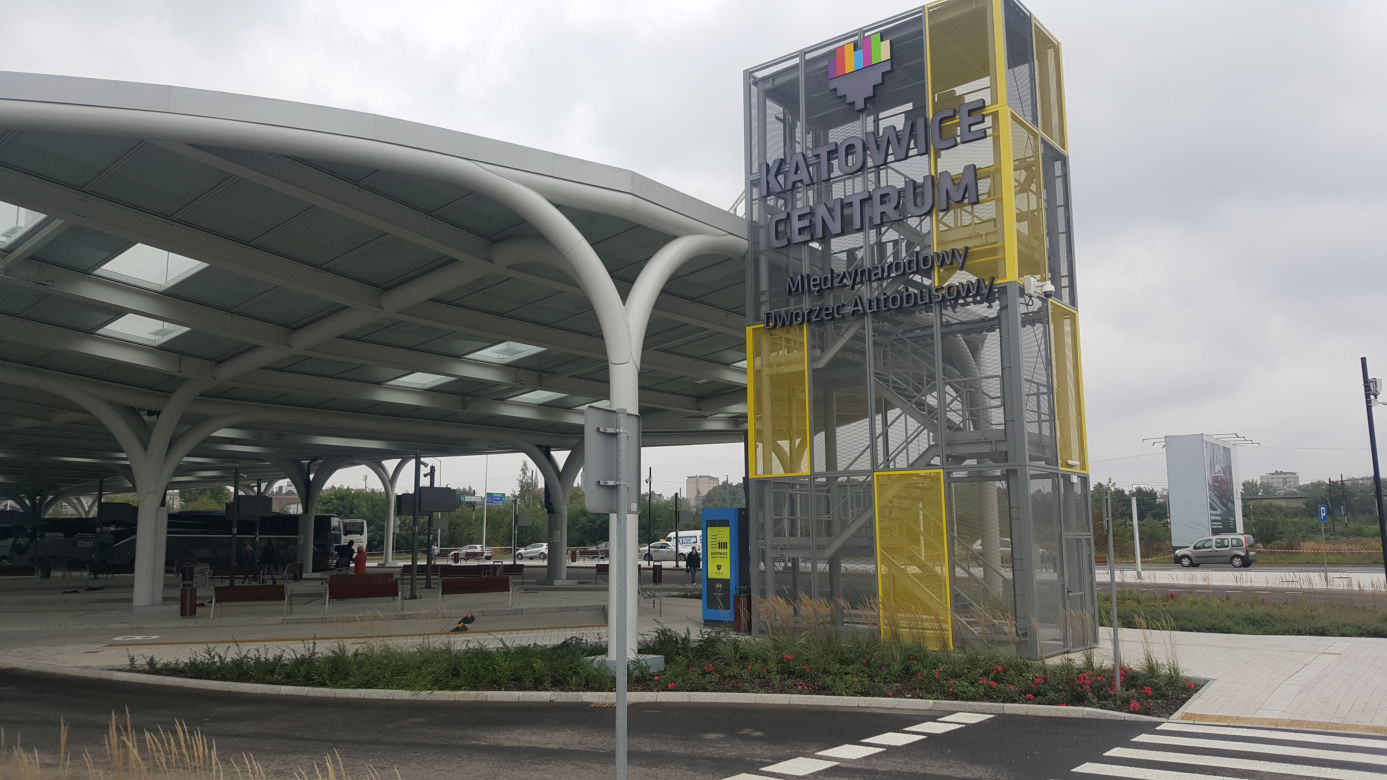 W Katowicach otwarto  Centrum Przesiadkowe Sądowa