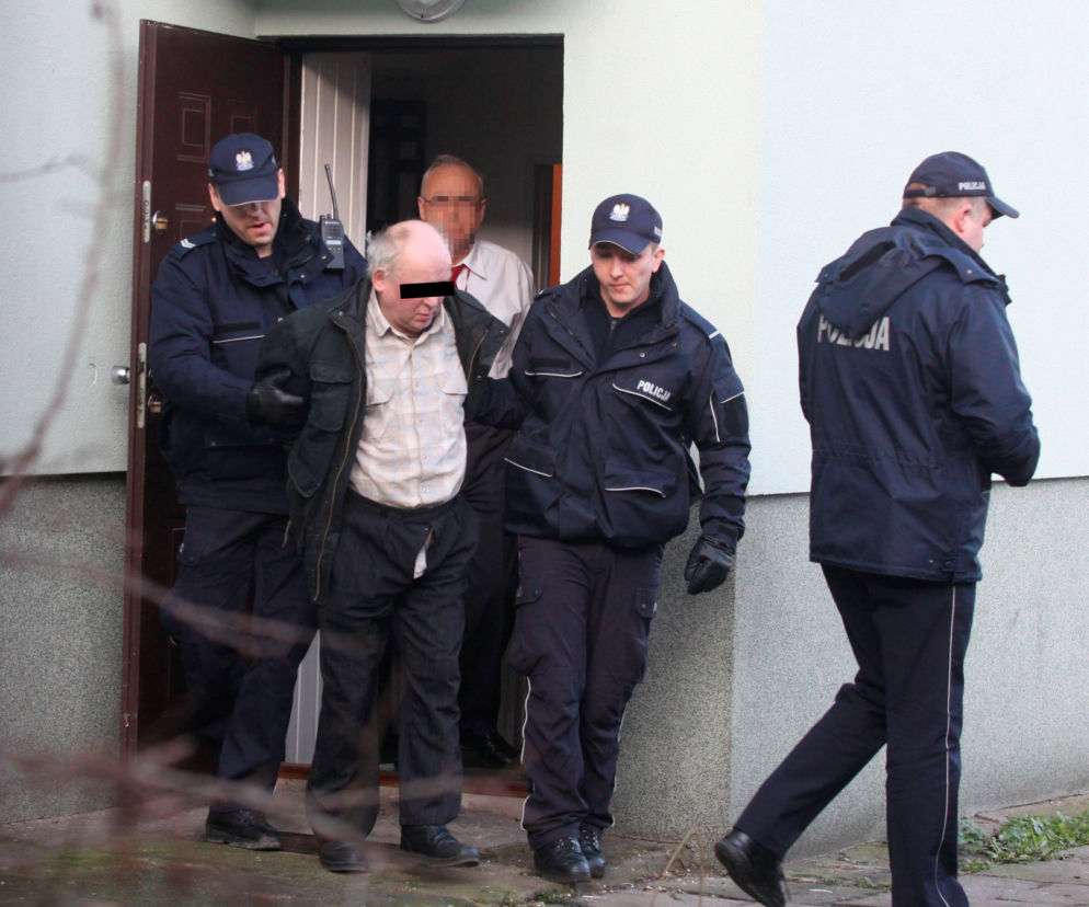 Spłonęła bo, zaryglował drzwi