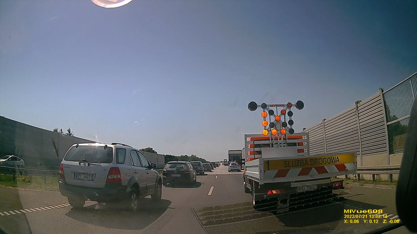 Dostał gigantyczny mandat, choć miał pierwszeństwo na drodze. Pan Tomasz wygrał z systemem