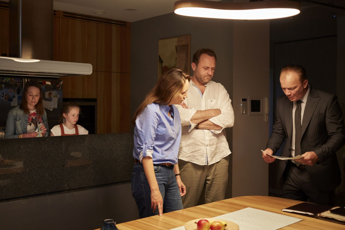 Osaczony odc. 1. Michał Górski (Leszek Lichota), komisarz Marek Kron (Eryk Lubos), Anita (Ilona Ostrowska)