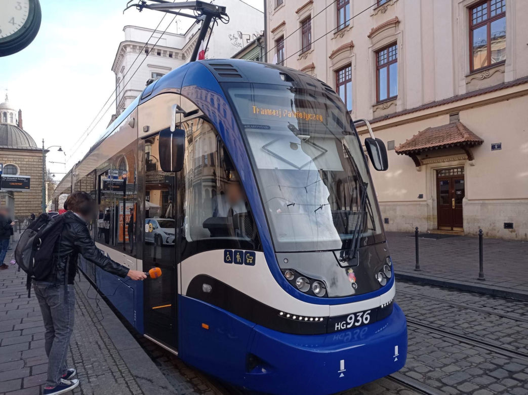 Tak Kraków świętował 104. lata niepodległości. Tłumy na ulicach miasta