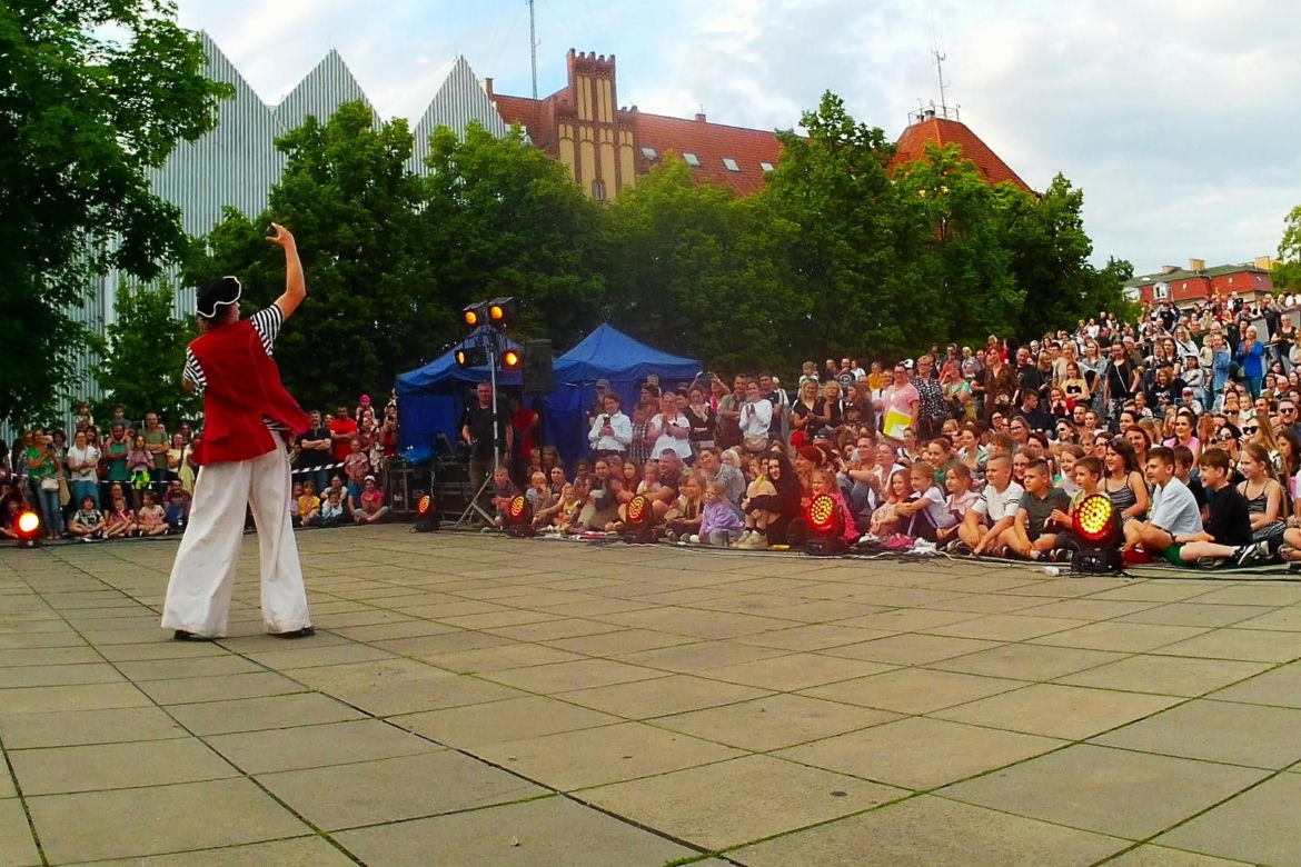"Kosmiczna Podróż Guliwera" na placu Solidarności